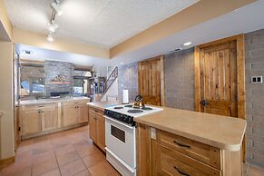 Park Avenue Standard 2 Bedroom Condominiums