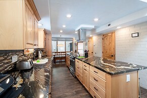 Park Avenue Upgraded 2 Bedroom Condominiums