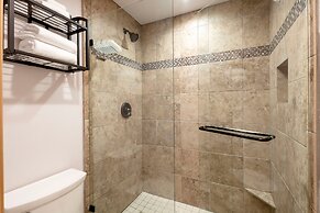 Park Avenue Upgraded 2 Bedroom Condominiums