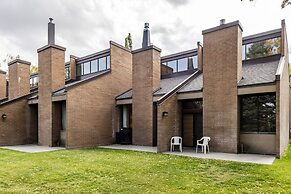 Park Avenue Upgraded 2 Bedroom Condominiums