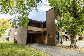 Park Avenue Upgraded 2 Bedroom Condominiums