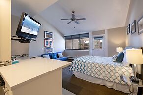 Park Avenue Upgraded 2 Bedroom Condominiums