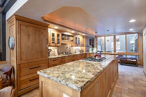 Park Avenue Upgraded 2 Bedroom Condominiums