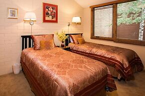 Park Avenue Upgraded 2 Bedroom Condominiums