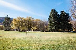 Park Avenue Upgraded 2 Bedroom Condominiums