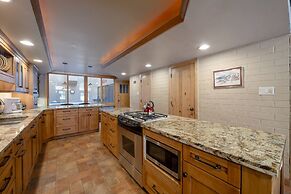 Park Avenue Upgraded 2 Bedroom Condominiums