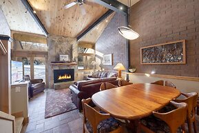 Park Avenue Upgraded 2 Bedroom Condominiums