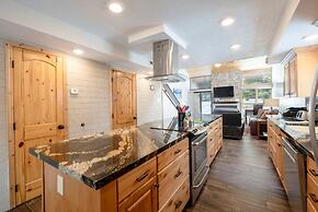 Park Avenue Upgraded 2 Bedroom Condominiums