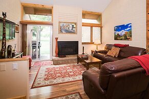 Park Avenue Upgraded 2 Bedroom Condominiums