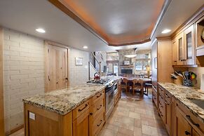 Park Avenue Upgraded 2 Bedroom Condominiums