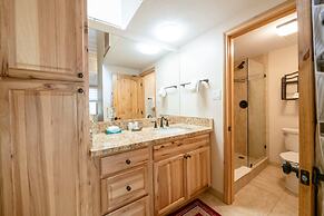 Park Avenue Upgraded 2 Bedroom Condominiums