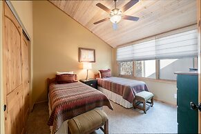 Park Avenue Upgraded 2 Bedroom Condominiums