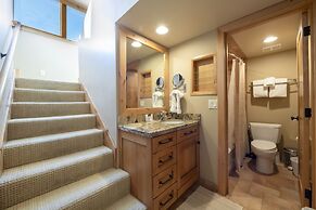 Park Avenue Upgraded 2 Bedroom Condominiums