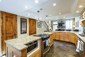 Park Avenue Upgraded 2 Bedroom Condominiums