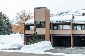 Park Avenue 3 Bedroom Condominiums