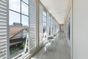 Capital O 3930 Griya Loka Syariah