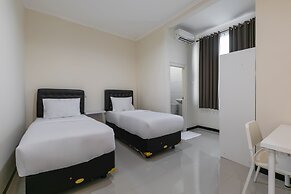 Capital O 3930 Griya Loka Syariah