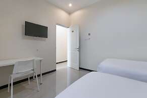 Capital O 3930 Griya Loka Syariah