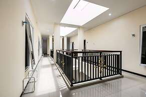 Capital O 3930 Griya Loka Syariah