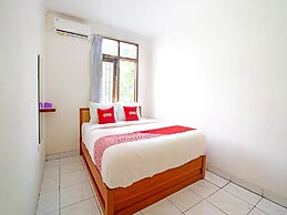OYO 90840 Teratai Residence