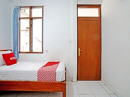 OYO 90840 Teratai Residence