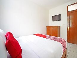 OYO 90840 Teratai Residence