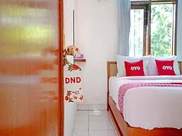 OYO 90840 Teratai Residence