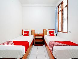 OYO 90840 Teratai Residence