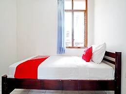 OYO 90840 Teratai Residence