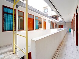 OYO 90840 Teratai Residence