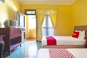 Super OYO 90382 Hotel Sarah Sukabumi