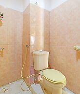 Super OYO 90382 Hotel Sarah Sukabumi