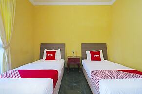 Super OYO 90382 Hotel Sarah Sukabumi