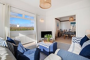 Portsea - Sea Views Close to Beach