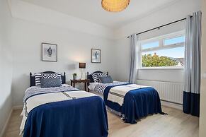 Portsea - Sea Views Close to Beach