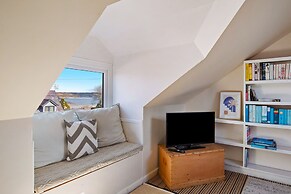 Portsea - Sea Views Close to Beach