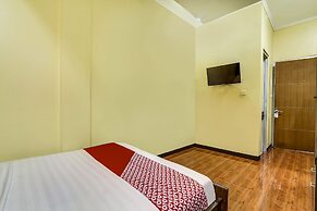 OYO 91036 Hotel Simpang Lima Gkpri