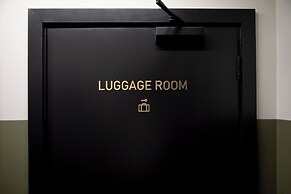 Bob W Tower Hill Studios