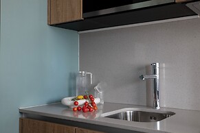 Bob W Tower Hill Studios