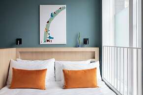 Bob W Tower Hill Studios