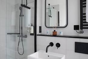 Bob W Tower Hill Studios