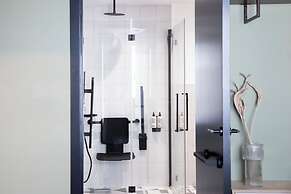 Bob W Tower Hill Studios