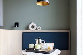 Bob W Tower Hill Studios