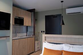 Bob W Tower Hill Studios