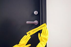 Bob W Tower Hill Studios