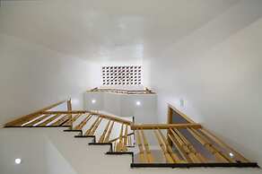 N to M House