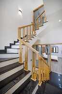 N to M House