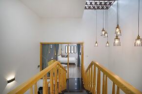 N to M House