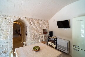 3195 Trullo Starbax by Perle di Puglia