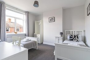Apartment - Sleeps 3 - Pet Friendly - Parking